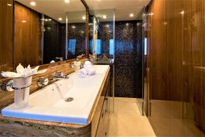 4 Life Princess 85 Yacht Available for Charter