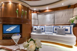 Iris Azimut 74 Yacht Available for Charter