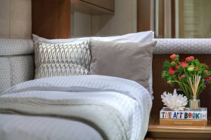 Iris Azimut 74 Yacht Available for Charter