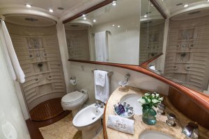 Iris Azimut 74 Yacht Available for Charter