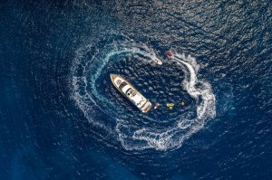 Iris Azimut 74 Yacht Available for Charter