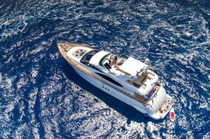 Iris Azimut 74 Yacht Available for Charter