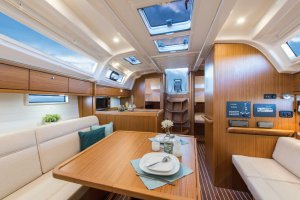 Bavaria Cruiser 37 - 3 cab. - Crush - 2020