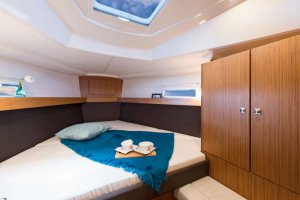 Bavaria Cruiser 37 - 3 cab. - Crush - 2020