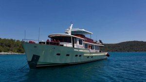 Аренда моторных яхт Dilnisin