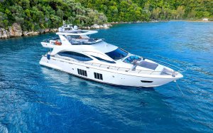 Hubo Azimut 84 Yacht Available for Charter