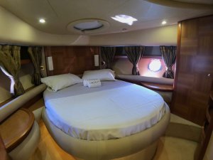 Location Yacht de Luxe Cosmos