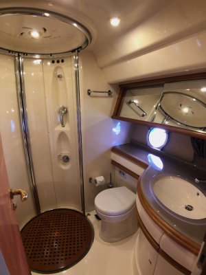 Location Yacht de Luxe Cosmos