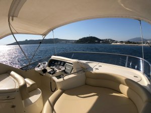 Location Yacht de Luxe Cosmos