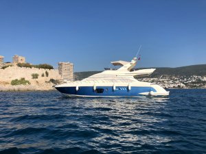 Location Yacht de Luxe Cosmos