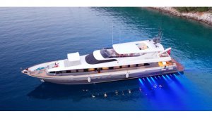 Аренда моторных яхт Crocus