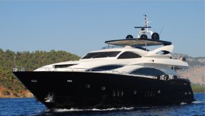 Evolution Yacht Available for Charter