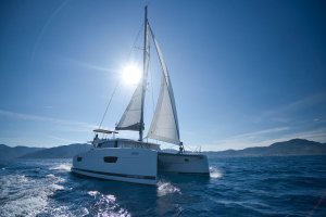 Fountaine Pajot Astrea 42 - 4 + 1 cab. - Adele - 2019.
