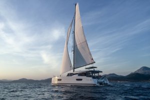 Fountaine Pajot Astrea 42 - Wave
