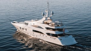 Yacht di Lusso O'MATHILDE Noleggio