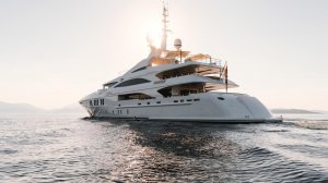 Yacht di Lusso O'MATHILDE Noleggio
