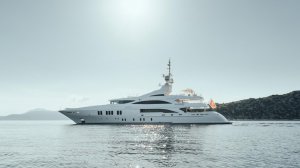 Yacht di Lusso O'MATHILDE Noleggio