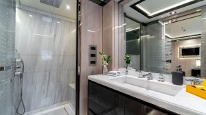 Yacht di Lusso O'MATHILDE Noleggio