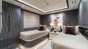 Yacht di Lusso O'MATHILDE Noleggio