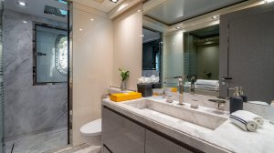 Yacht di Lusso O'MATHILDE Noleggio