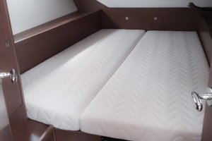 Oceanis 45 - 4 cab. - Slide