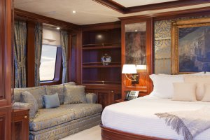 Lüks Kiralık Motor Yat OPTION B