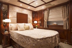 Lüks Kiralık Motor Yat OPTION B