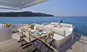 Alquiler de Lujo Yate Thea Malta Azimut 86s Grecia