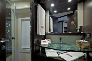 Alquiler de Lujo Yate Thea Malta Azimut 86s Grecia