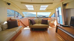 Wave Master Sealine T60 Yacht Available for Charter