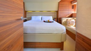 Wave Master Sealine T60 Yacht Available for Charter