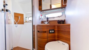 Wave Master Sealine T60 Yacht Available for Charter