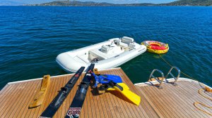 Wave Master Sealine T60 Yacht Available for Charter