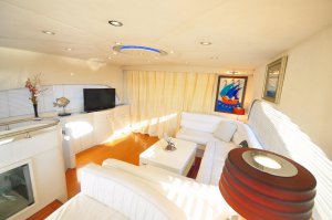 Zeus Yacht Available for Charter